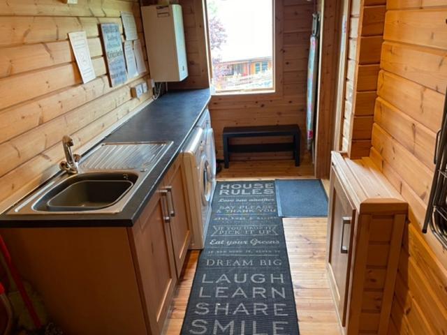 Luxury 3 Bedroom, 3 Bathroom Lodge With Hot Tub Llanbedr  Exterior foto