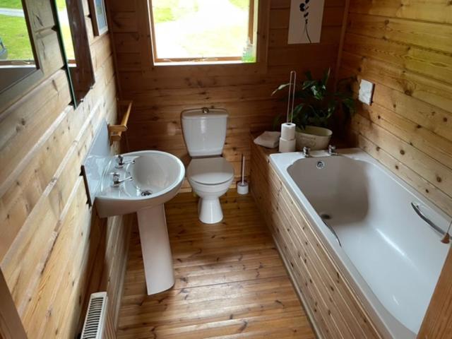Luxury 3 Bedroom, 3 Bathroom Lodge With Hot Tub Llanbedr  Exterior foto